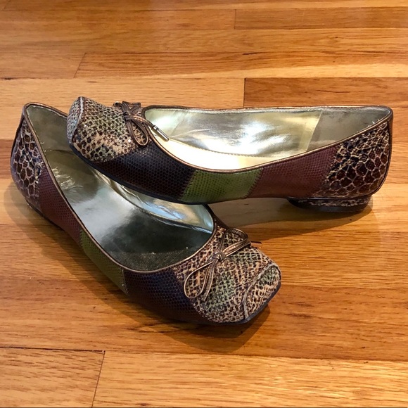 BCBG Paris Square toe earth tone flats with bow, size 7.5 - Picture 2 of 10